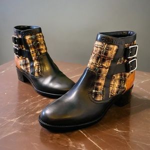 EUC CHANEL Black Lambskin & Tweet Short Ankle Boots